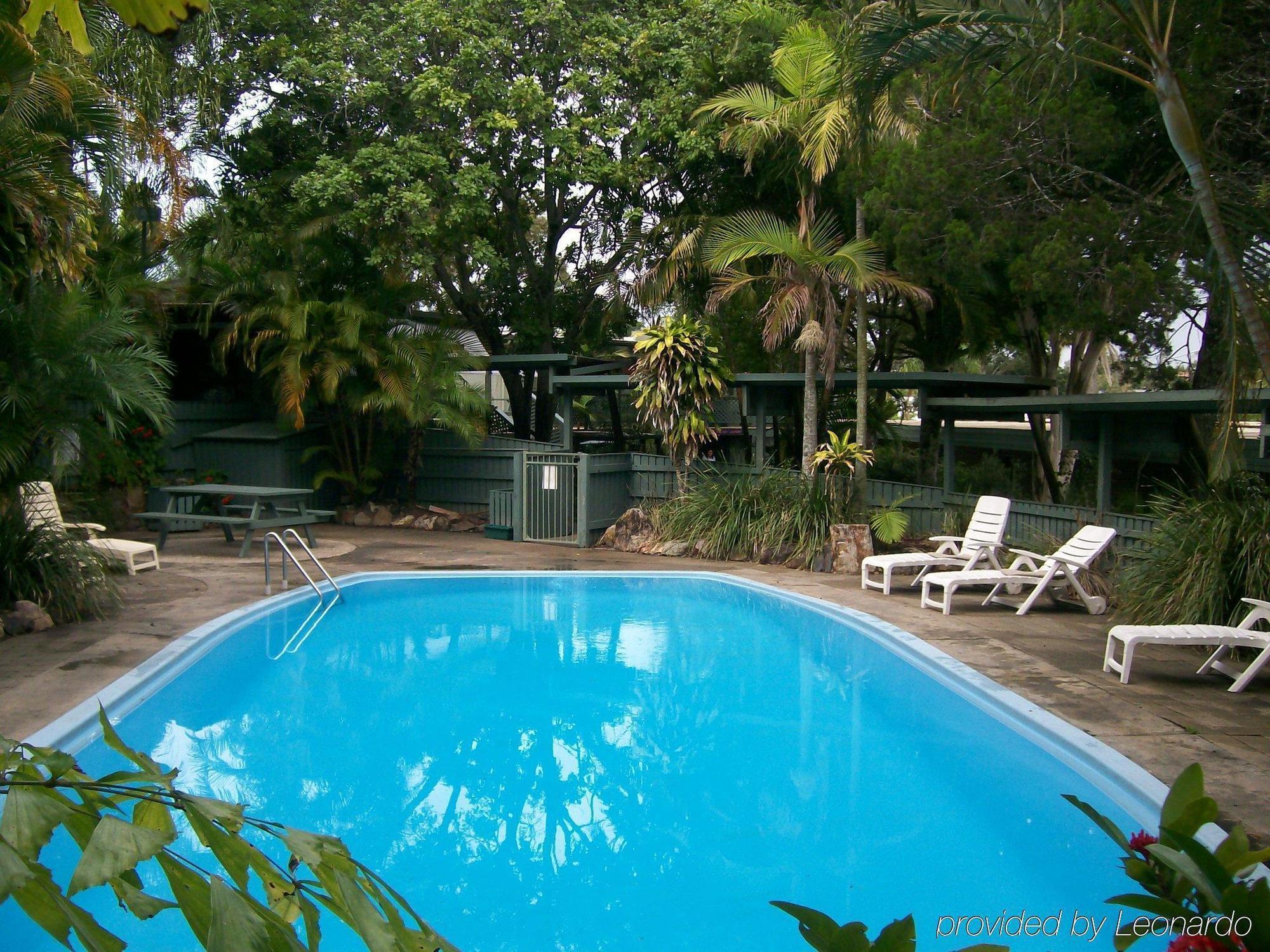 Nomads Noosa Hostel Exterior photo